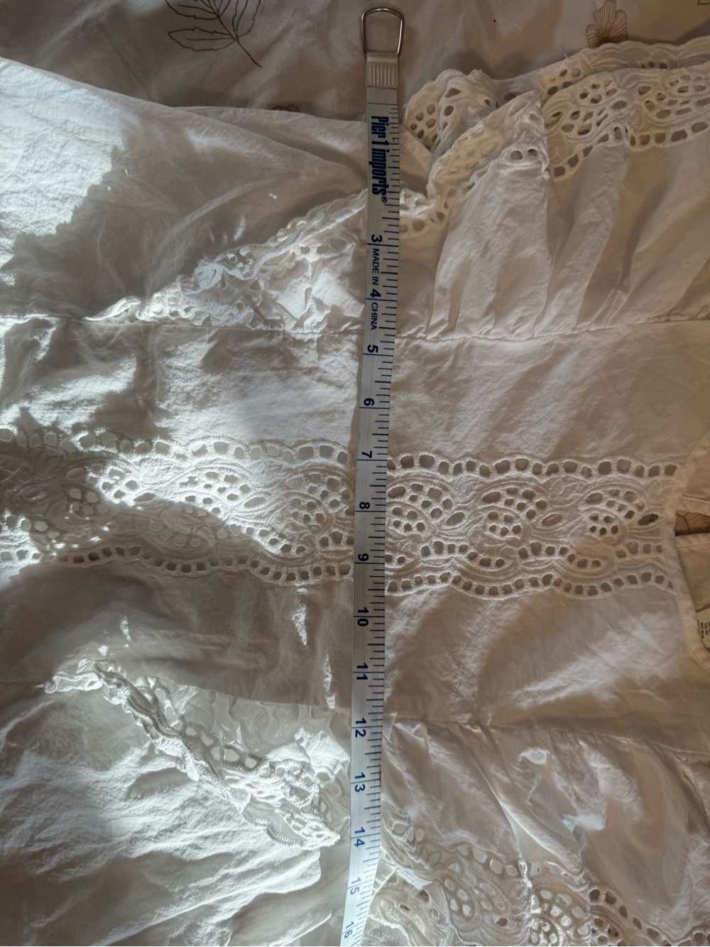 H&M White Eyelet Lace Flutter Sleeve Top Size XS - Picture 10 of 16